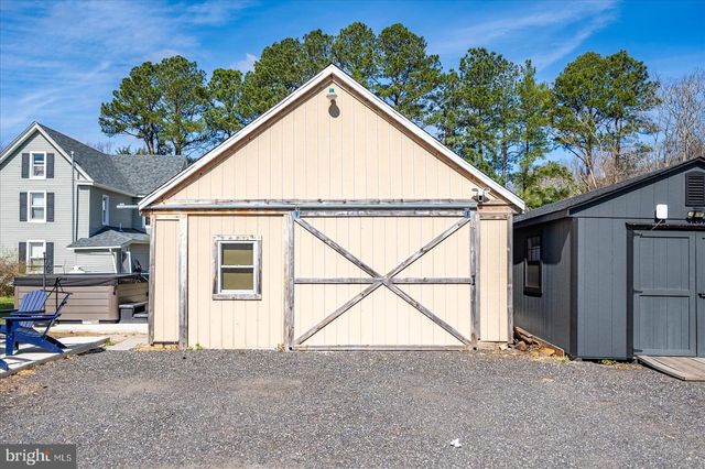 411 E WALNUT ST, Hebron, MD 21830