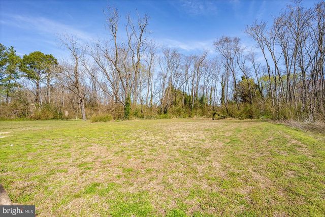 411 E WALNUT ST, Hebron, MD 21830