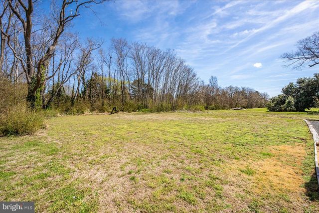 411 E WALNUT ST, Hebron, MD 21830