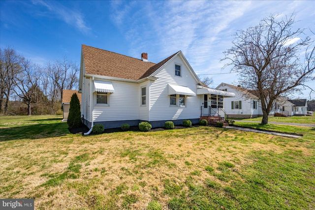 411 E WALNUT ST, Hebron, MD 21830