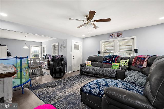 411 E WALNUT ST, Hebron, MD 21830