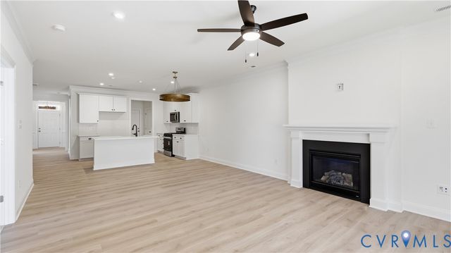 10290 Szalay Ln, Ashland, VA 23005