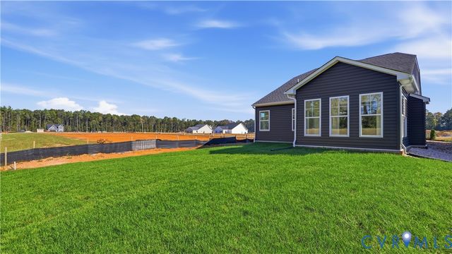 10290 Szalay Ln, Ashland, VA 23005