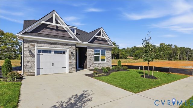 10290 Szalay Ln, Ashland, VA 23005