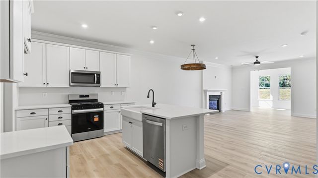 10290 Szalay Ln, Ashland, VA 23005