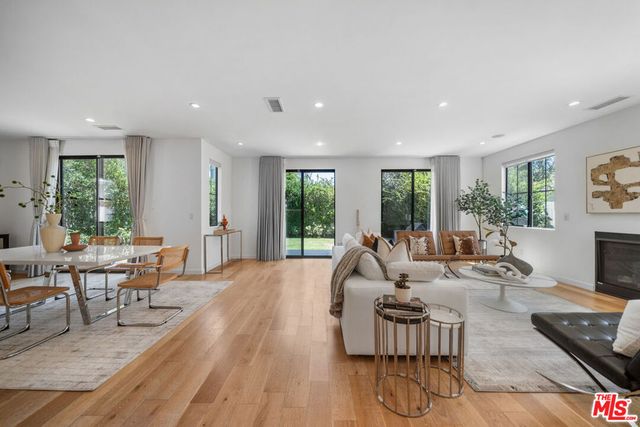 1058 S Plymouth Boulevard, Los Angeles, CA 90019