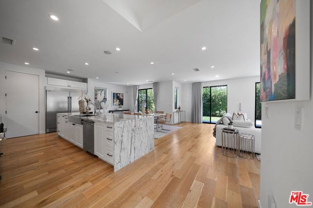 1058 S Plymouth Boulevard, Los Angeles, CA 90019