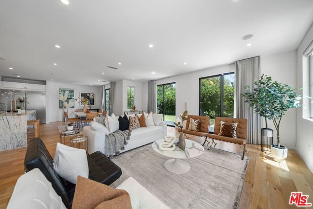 1058 S Plymouth Boulevard, Los Angeles, CA 90019