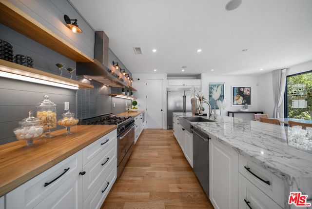 1058 S Plymouth Boulevard, Los Angeles, CA 90019