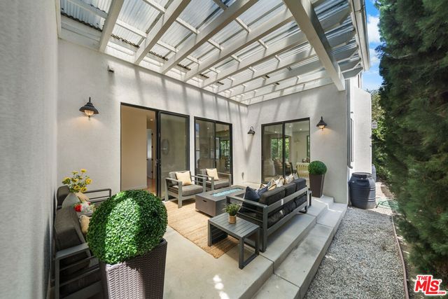 1058 S Plymouth Boulevard, Los Angeles, CA 90019