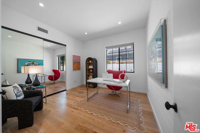 1058 S Plymouth Boulevard, Los Angeles, CA 90019