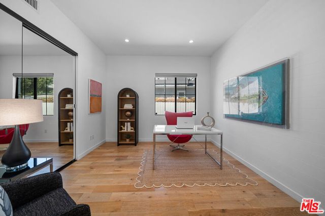 1058 S Plymouth Boulevard, Los Angeles, CA 90019