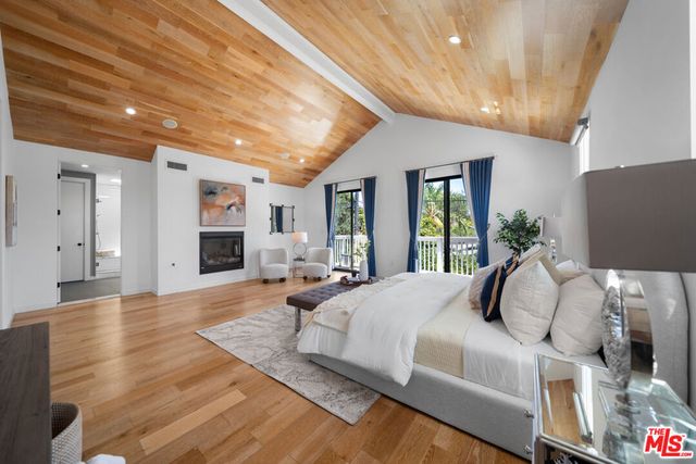 1058 S Plymouth Boulevard, Los Angeles, CA 90019