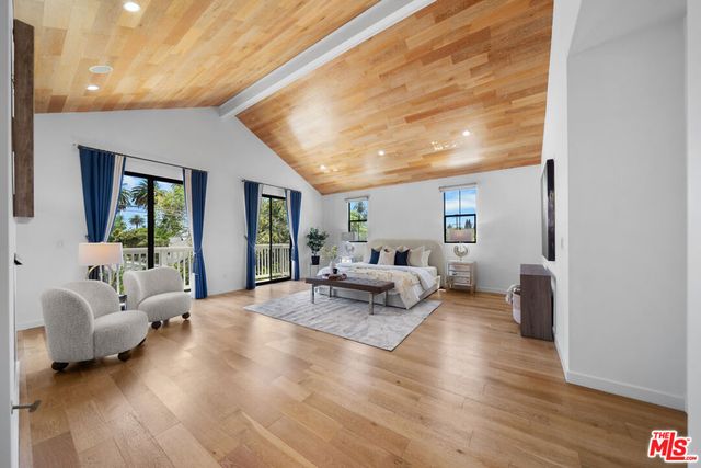 1058 S Plymouth Boulevard, Los Angeles, CA 90019