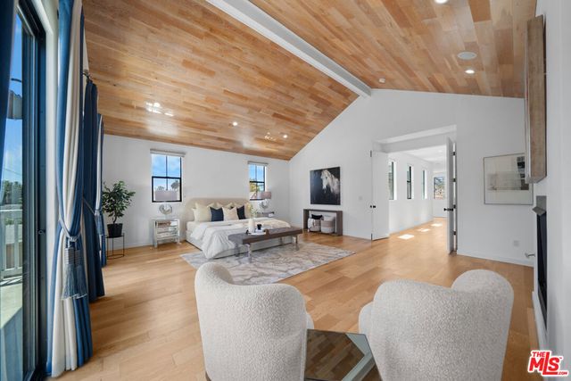 1058 S Plymouth Boulevard, Los Angeles, CA 90019