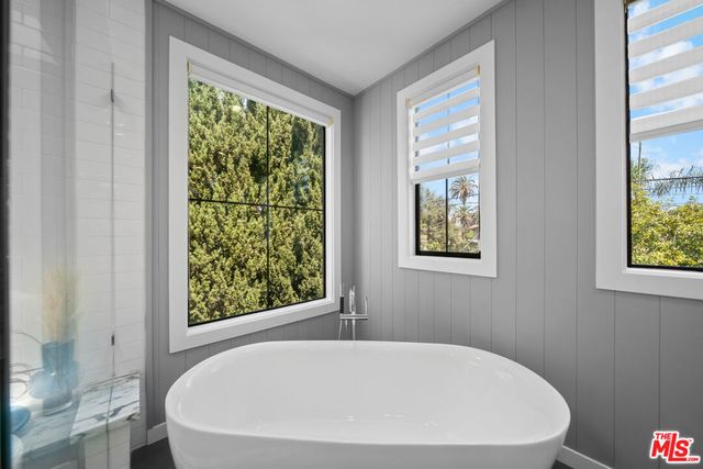 1058 S Plymouth Boulevard, Los Angeles, CA 90019
