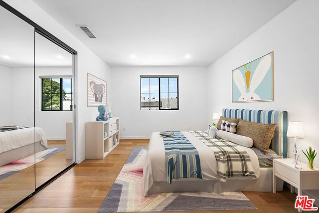 1058 S Plymouth Boulevard, Los Angeles, CA 90019