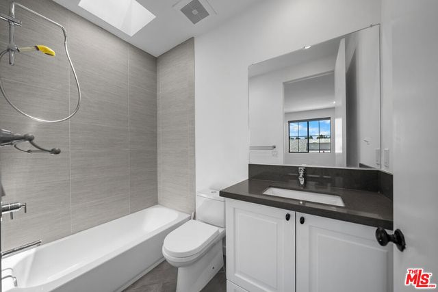 1058 S Plymouth Boulevard, Los Angeles, CA 90019