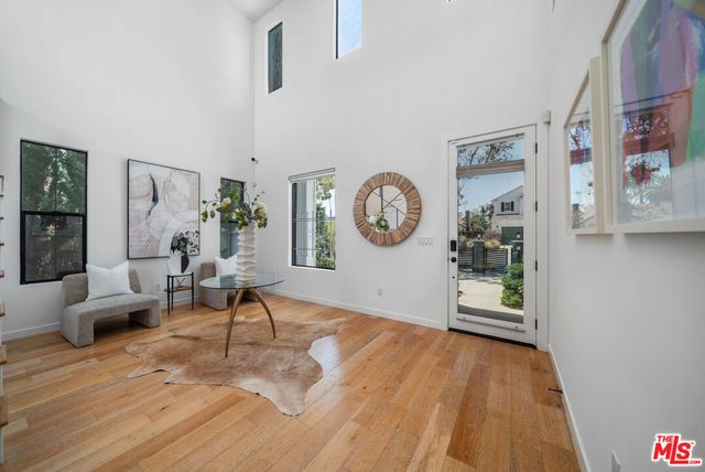 1058 S Plymouth Boulevard, Los Angeles, CA 90019
