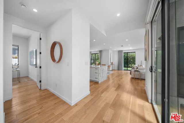 1058 S Plymouth Boulevard, Los Angeles, CA 90019