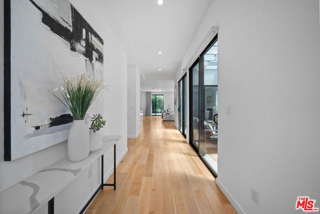 1058 S Plymouth Boulevard, Los Angeles, CA 90019