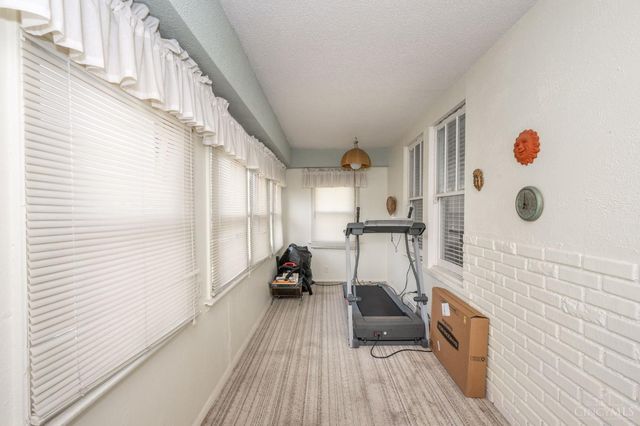 1118 Burns Avenue, Cincinnati, OH 45215