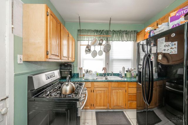 1118 Burns Avenue, Cincinnati, OH 45215