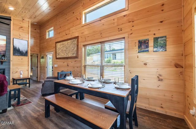 850 Blue Herring Way, Sevierville, TN 37876