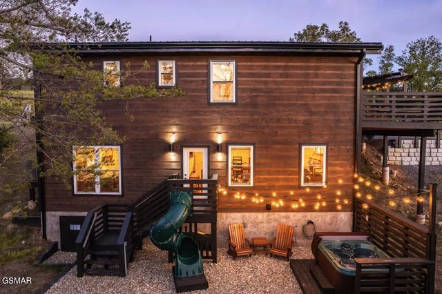 850 Blue Herring Way, Sevierville, TN 37876