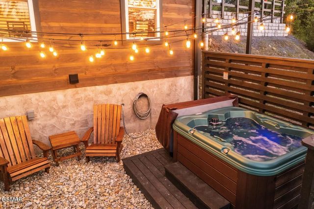 850 Blue Herring Way, Sevierville, TN 37876