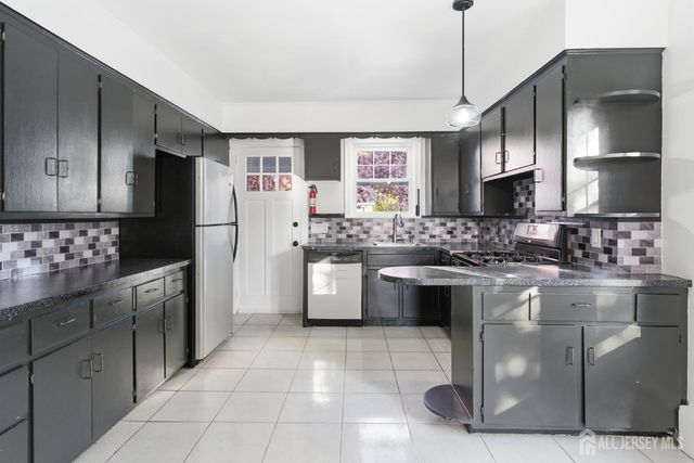 172 Main Street, South River, NJ 08882