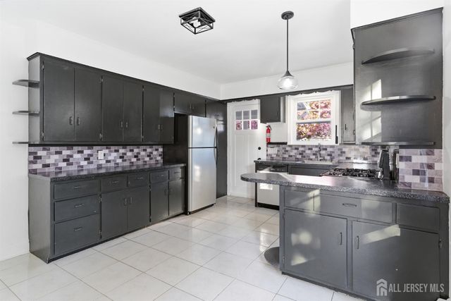 172 Main Street, South River, NJ 08882