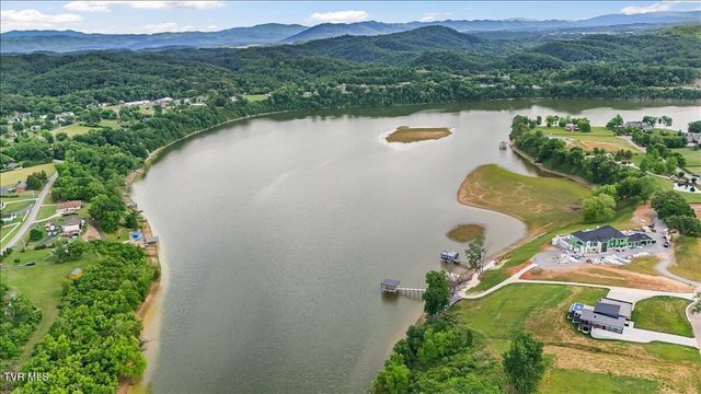 1288 North Austin Springs Road, Piney Flats, TN 37686
