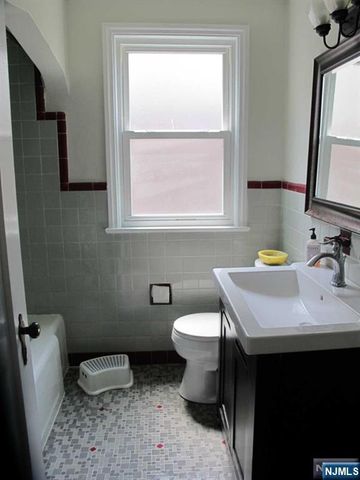 3-33 CYRIL Avenue, Fair Lawn, NJ 07410