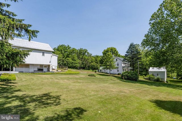 350 GOLF RD, Myerstown, PA 17067