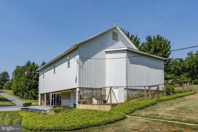 350 GOLF RD, Myerstown, PA 17067