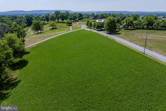 350 GOLF RD, Myerstown, PA 17067