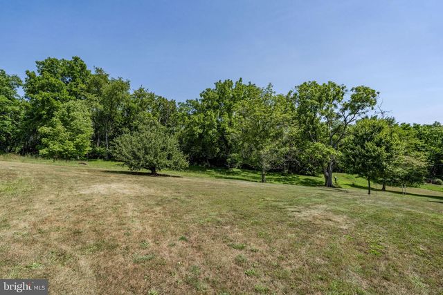 350 GOLF RD, Myerstown, PA 17067