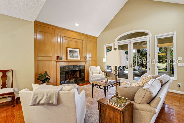 4 Florencia Ct, Hilton Head Island, SC 29926