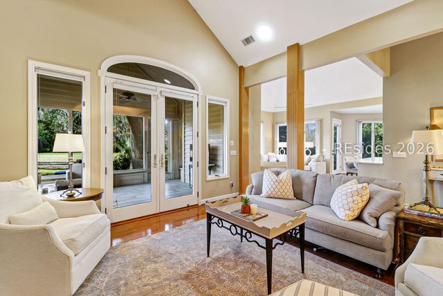 4 Florencia Ct, Hilton Head Island, SC 29926