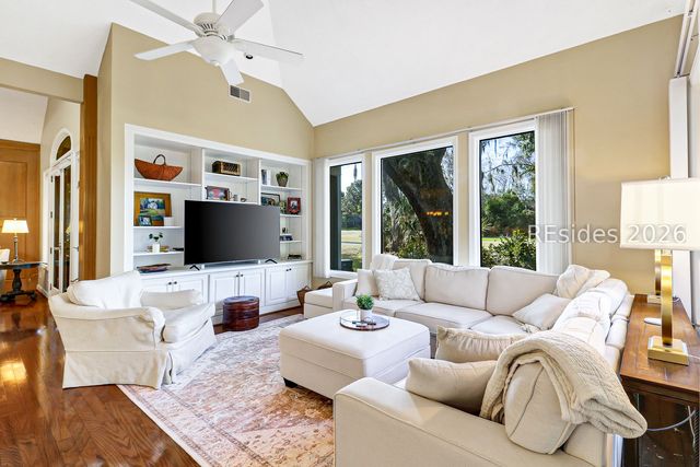 4 Florencia Ct, Hilton Head Island, SC 29926