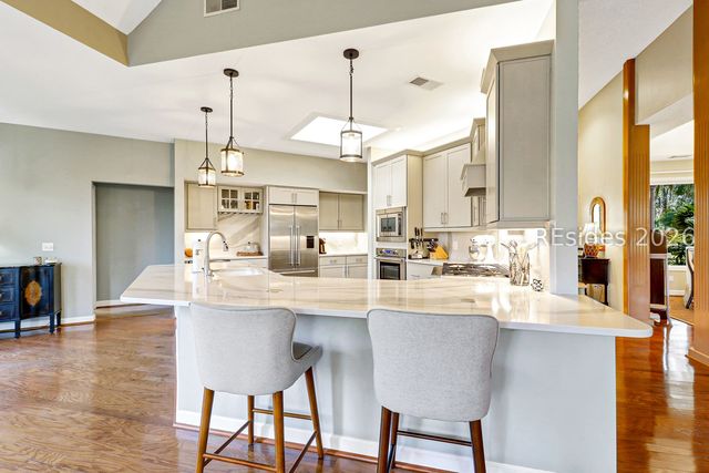 4 Florencia Ct, Hilton Head Island, SC 29926