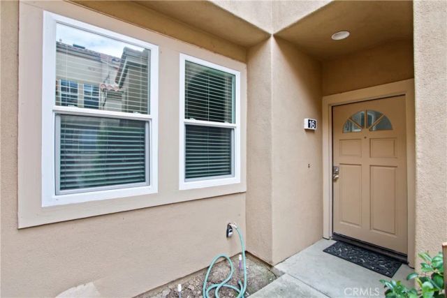 16 Magellan Aisle, Irvine, CA 92620