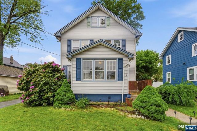 1142 Stasia Street, Teaneck, NJ 07666