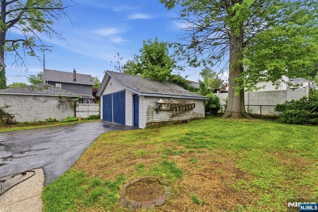 1142 Stasia Street, Teaneck, NJ 07666