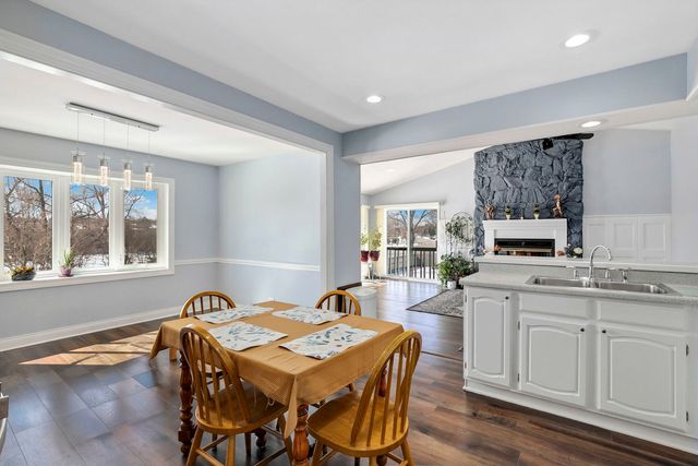 2004 E Parkview Circle, Hoffman Estates, IL 60169