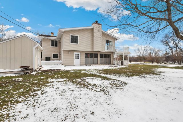 2004 E Parkview Circle, Hoffman Estates, IL 60169