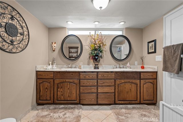 2641 N Buena Vista Street, Burbank, CA 91504