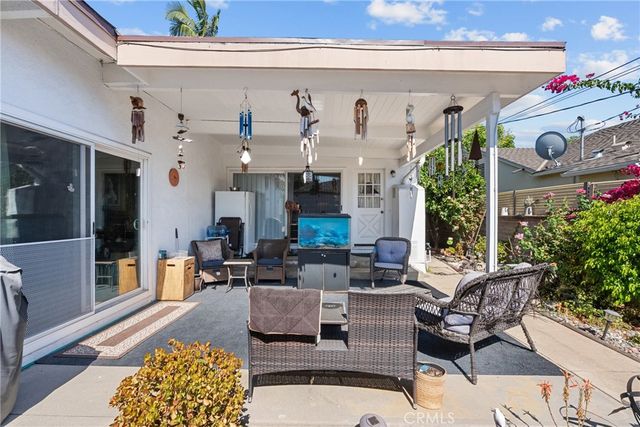 2641 N Buena Vista Street, Burbank, CA 91504