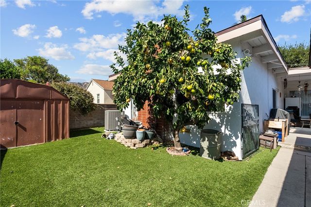 2641 N Buena Vista Street, Burbank, CA 91504